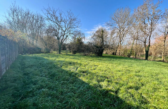 LE GUE DE VELLUIRE (85770) AU CALME ABSOLU MAISON EN PIERRES AVEC GRANGES ET DEPENDANCES SUR 4500M² — photo 2