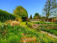 LONGERE SEMI PLAIN-PIED 132 M² 4 CH GARAGE JARDIN EXPO SUD — photo 4