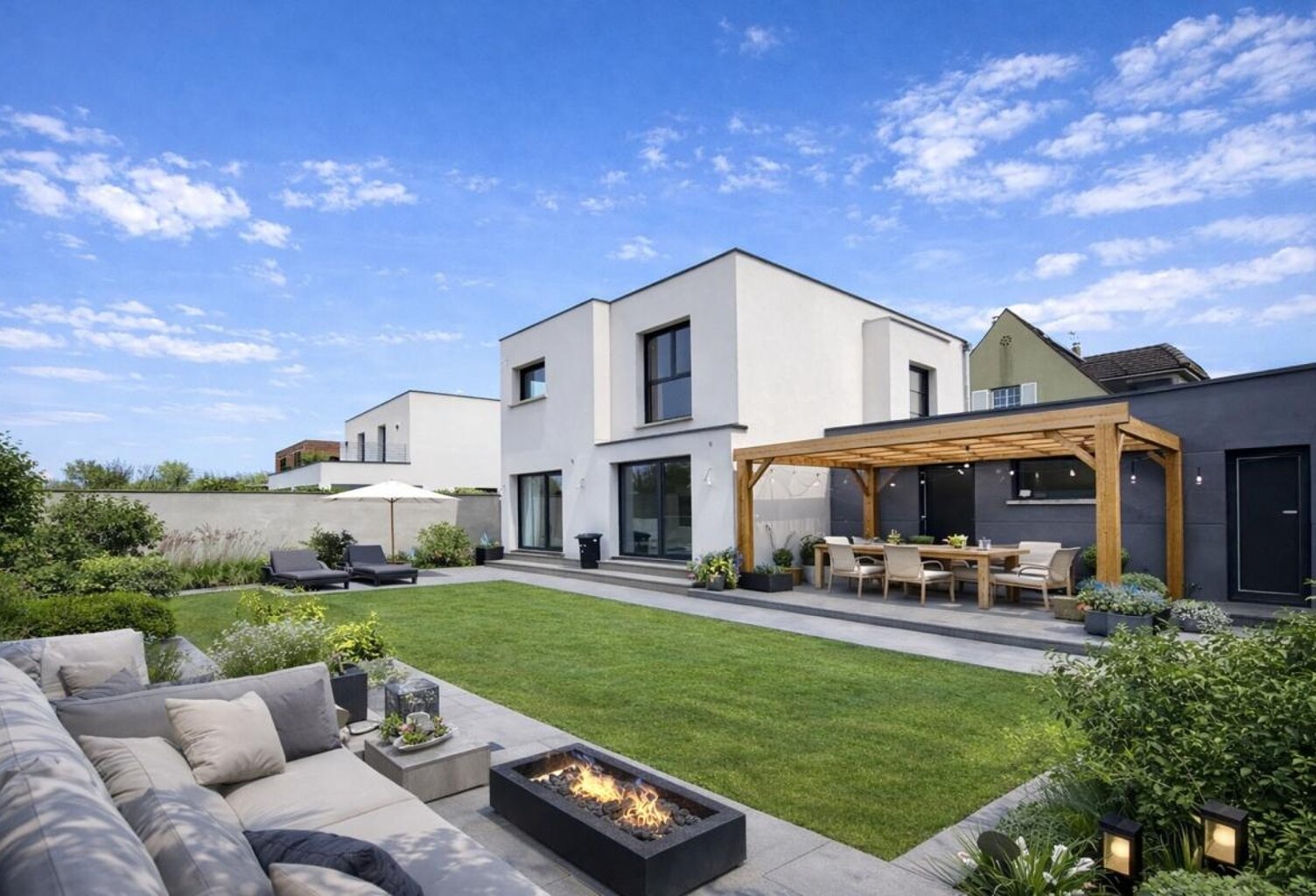 FRONTIÈRE SUISSE – VILLA CONTEMPORAINE 2024 DE STANDING – — photo 1