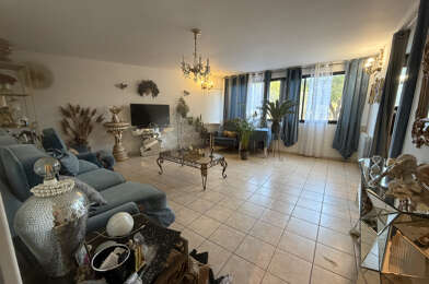 Appartement 3 pièces 303100 €