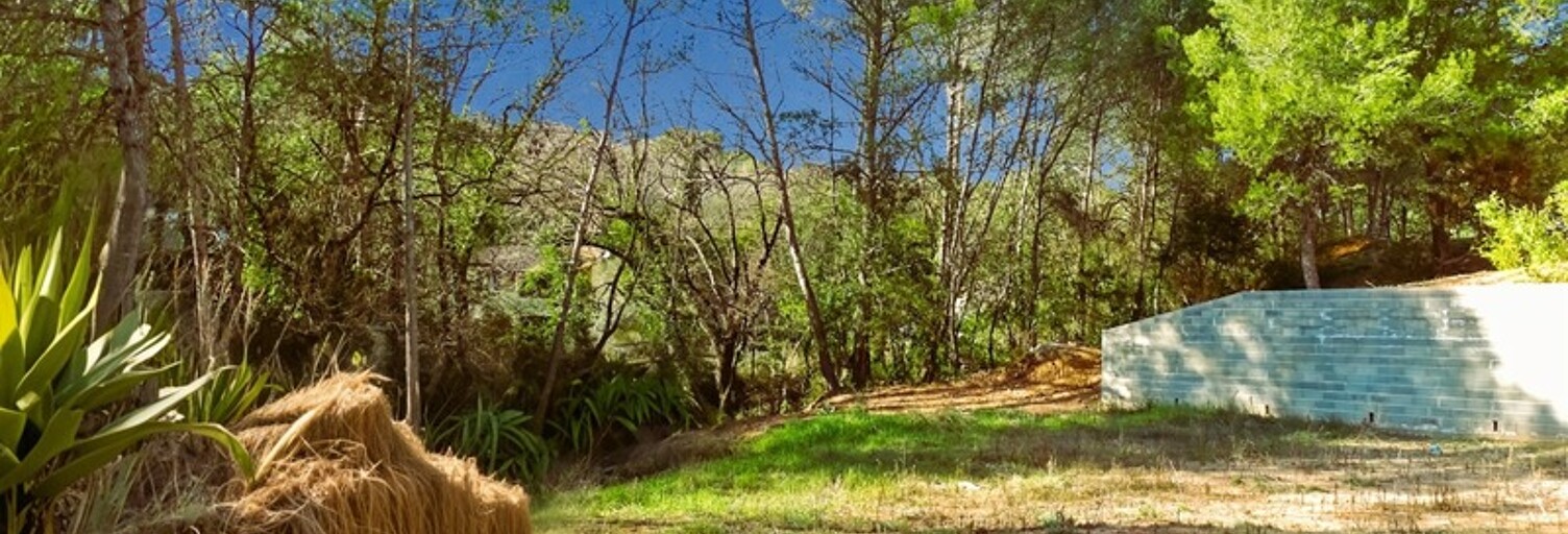 Terrain  1668 m² à vendre à Pourrières (83910)