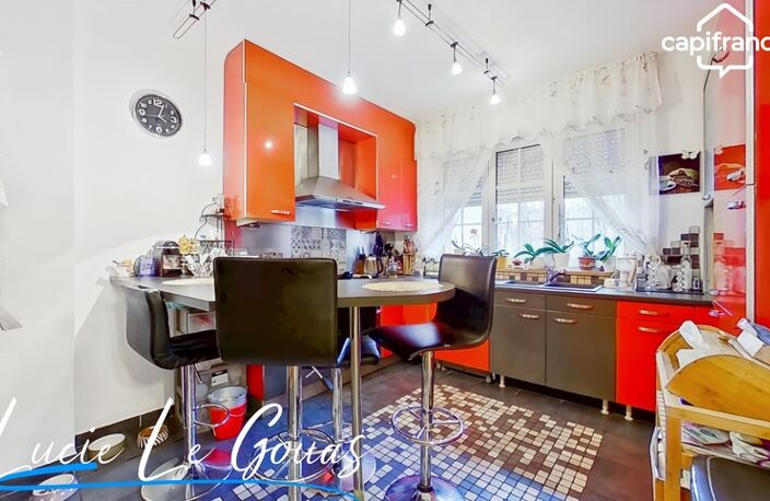 Maison mitoyenne 128 m² à Villerupt – 3 chambres, bureaux, sous-sol complet et grand garage — photo 4