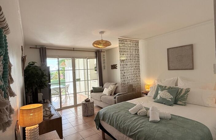 A VENDRE - ENSEMBLE RARE DE 2 STUDIOS COMMUNICANTS – BORD DE MER SAINTE ANNE — photo 5
