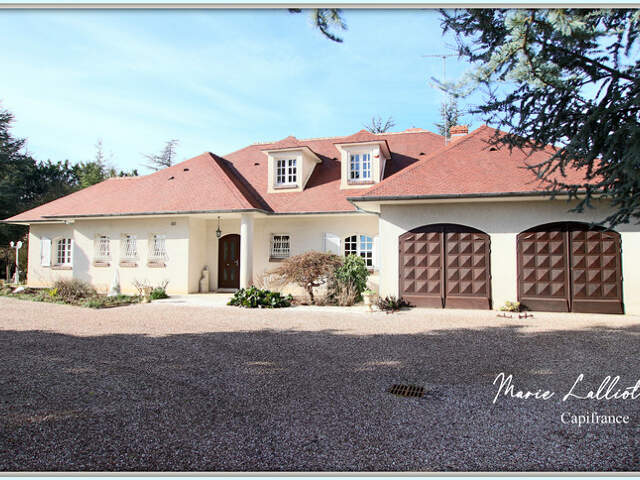 Maison à vendre 12 pièces, Grand séjour, 6 chambres, Terrain de Tennis, Bois, Cours d'eau — photo du bien