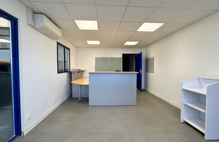 Local/bureau à louer TARBES (65) — photo 4