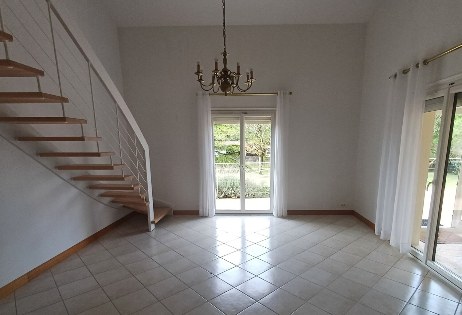 Grande maison à vendre 5 pièces FOUQUEBRUNE (16) + dépendances sur terrain d'env 6800 m2 — photo 1