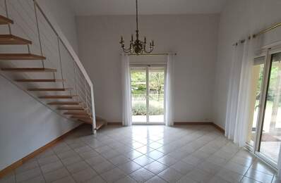 Grande maison à vendre 5 pièces FOUQUEBRUNE (16) + dépendances sur terrain d'env 6800 m2 — photo du bien