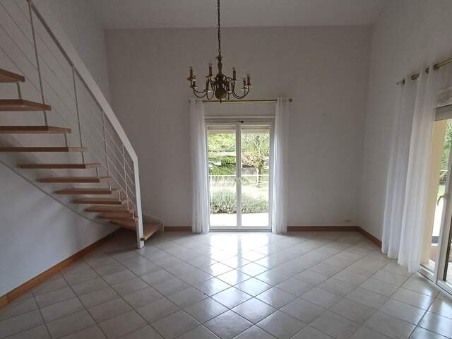 Grande maison à vendre 5 pièces FOUQUEBRUNE (16) + dépendances sur terrain d'env 6800 m2 — photo du bien