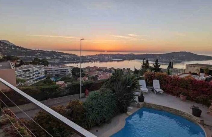 Appartement bas de villa  à vendre 4 pièces VILLEFRANCHE SUR MER (06)vue exceptionnelle piscine privée jardin terrasse garage — photo 3