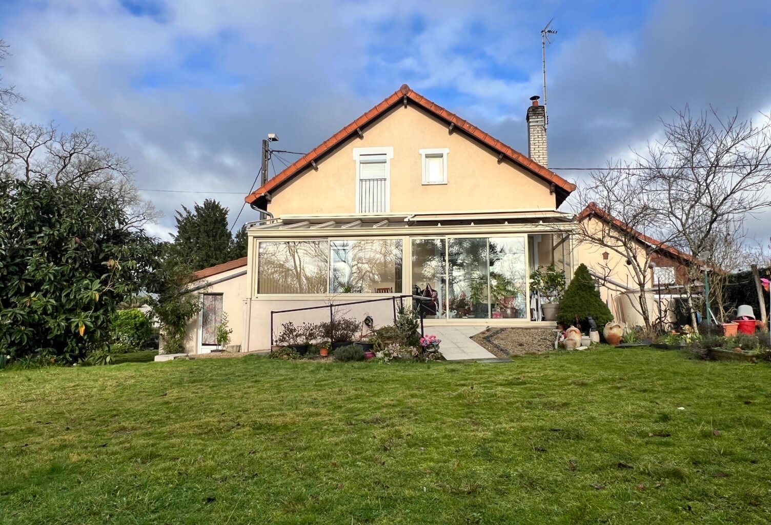 Maison vie de plain-pied 75m², 2 chambres, jardin et dépendances — photo 1