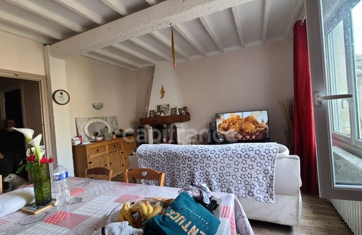 Dpt Charente Maritime (17), à vendre SAINT JEAN D'ANGELY maison P6 loué commerce, habitation et jardin — photo 2