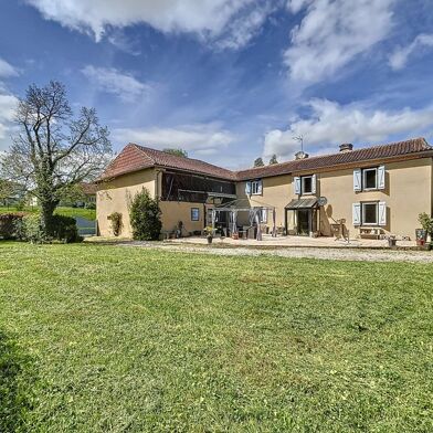 Maison 8 pièces 252000 €