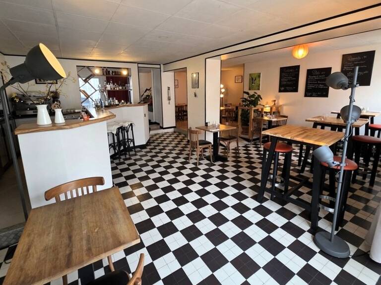 Charente Maritime (17) à DOLUS D'OLERON coeur de bourg A Vendre Fonds commerce Restaurant bistronomique licence 4 — photo 1