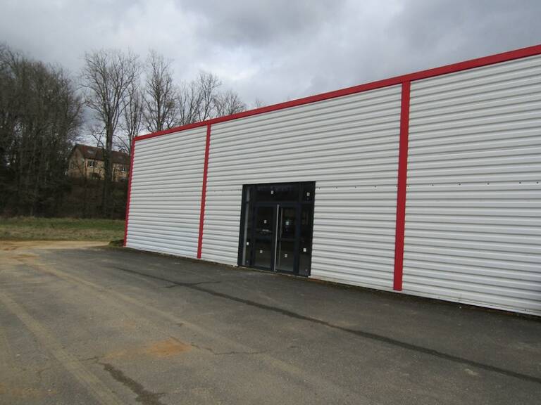 Local commercial refait à neuf de 465m² — photo 1