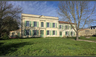 Maison 7 Pièces 227 m² à vendre à Saint-Jean-d'Angély (17400)