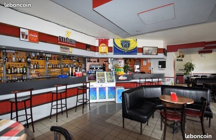 Bar-brasserie à vendre à PUY GUILLAUME (63) — photo 2
