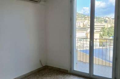 Appartement 3 pièces 750 €