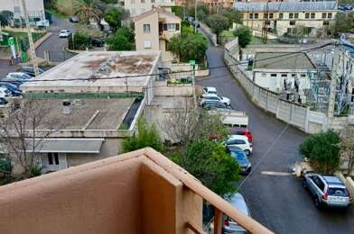 Appartement 3 pièces 750 €