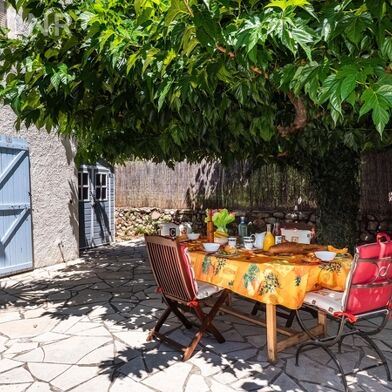 Appartement 3 pièces 990 €