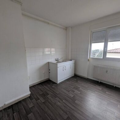 Appartement 4 pièces 763 €