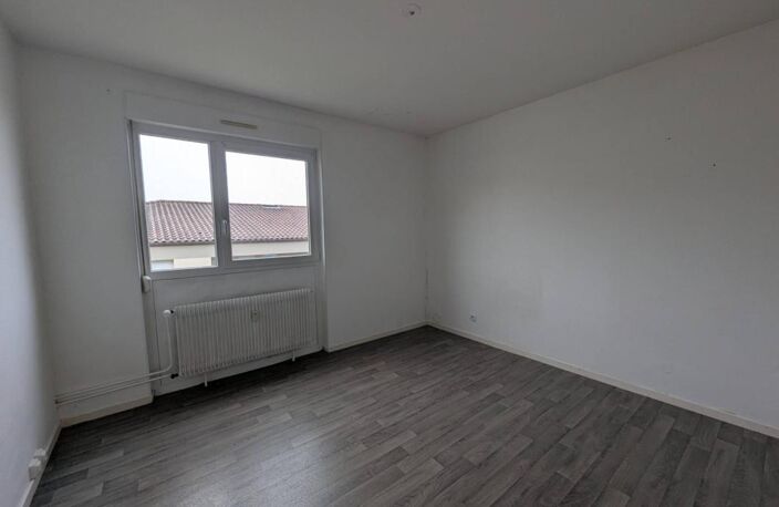 Location - Appartement T4 - 87m2 - Saint-Avold — photo 4