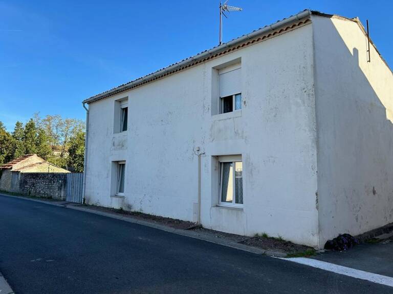 Nieulle-sur-Seudre, maison de bourg à rénover avec jardin et garage — photo 1