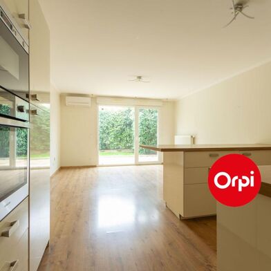 Appartement 3 pièces 243400 €