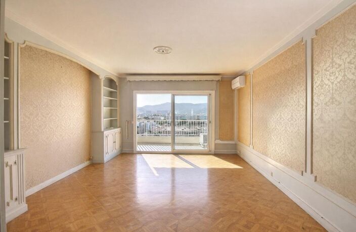 APPARTEMENT T4 100M2 LUMINEUX VUE MER TERRASSE GARAGE CAVE CABOT 13009 — photo 2