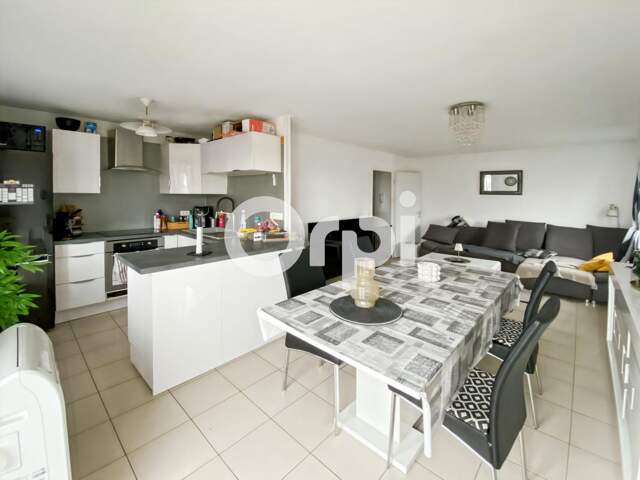 Appartement À Vendre — photo du bien
