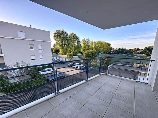 A VENDRE Appartement VENDU LOUE T3 ASCENSEUR PARKING GARAGE — photo du bien