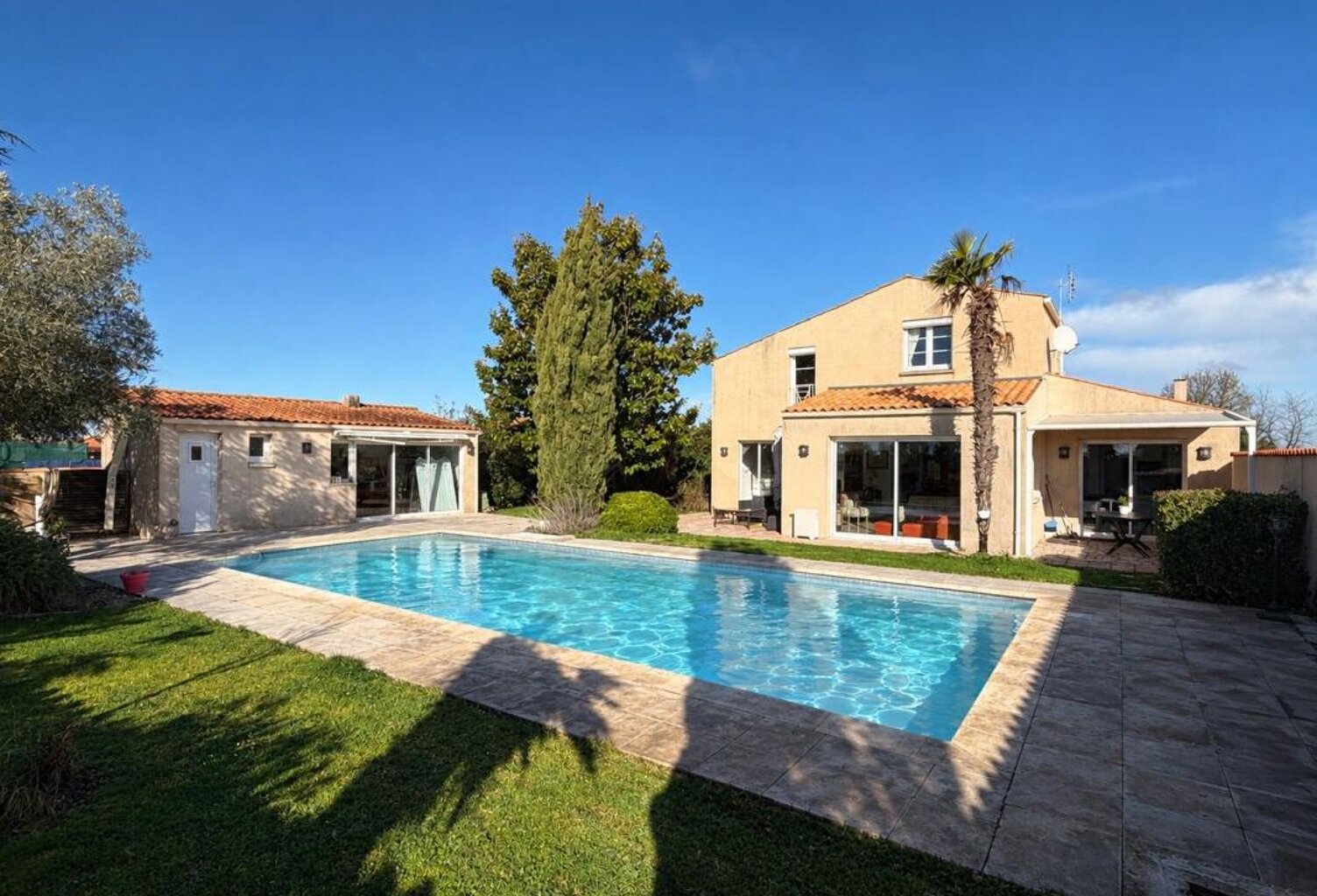 Maison avec T2 sur magnifique jardin, piscine — photo 1