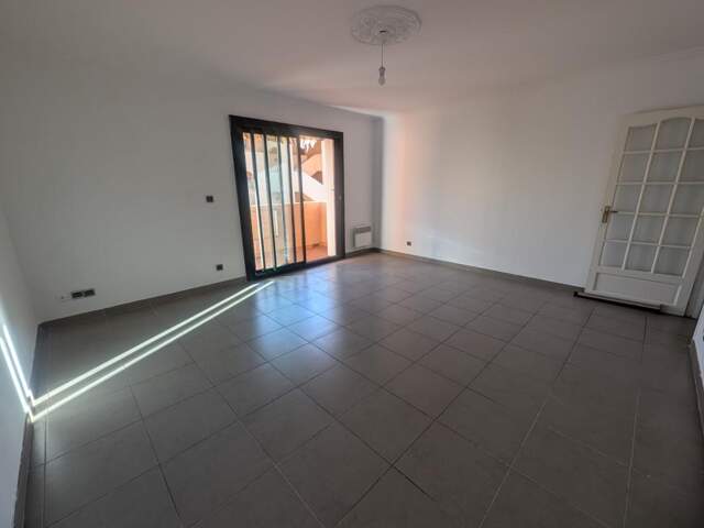 Appartement À Vendre La Garde — photo du bien