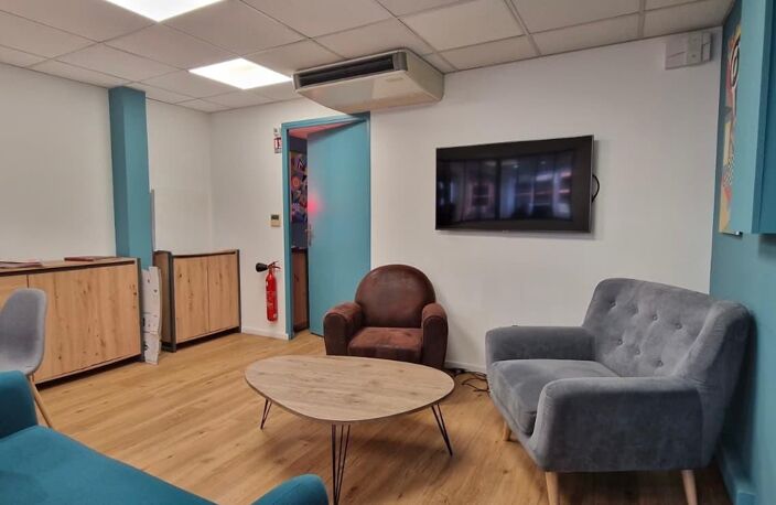 Bien Commercial À Louer — photo 3