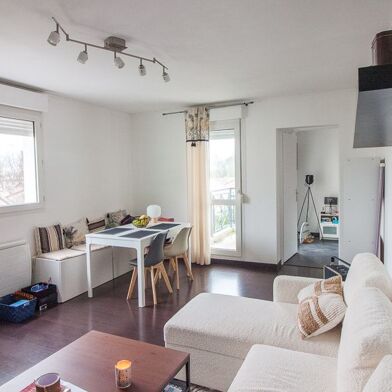 Appartement 2 pièces 823 €