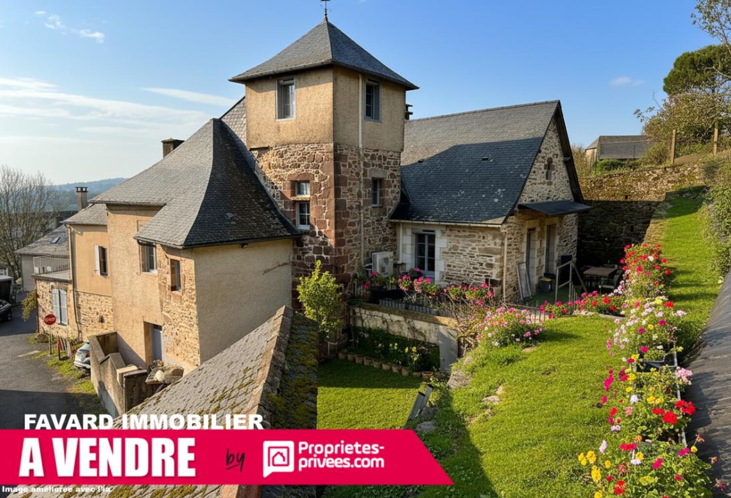 Maison de caractère avec tour, piscine et vue sur le viaduc — photo 1