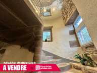 Maison de caractère avec tour, piscine et vue sur le viaduc — photo 3