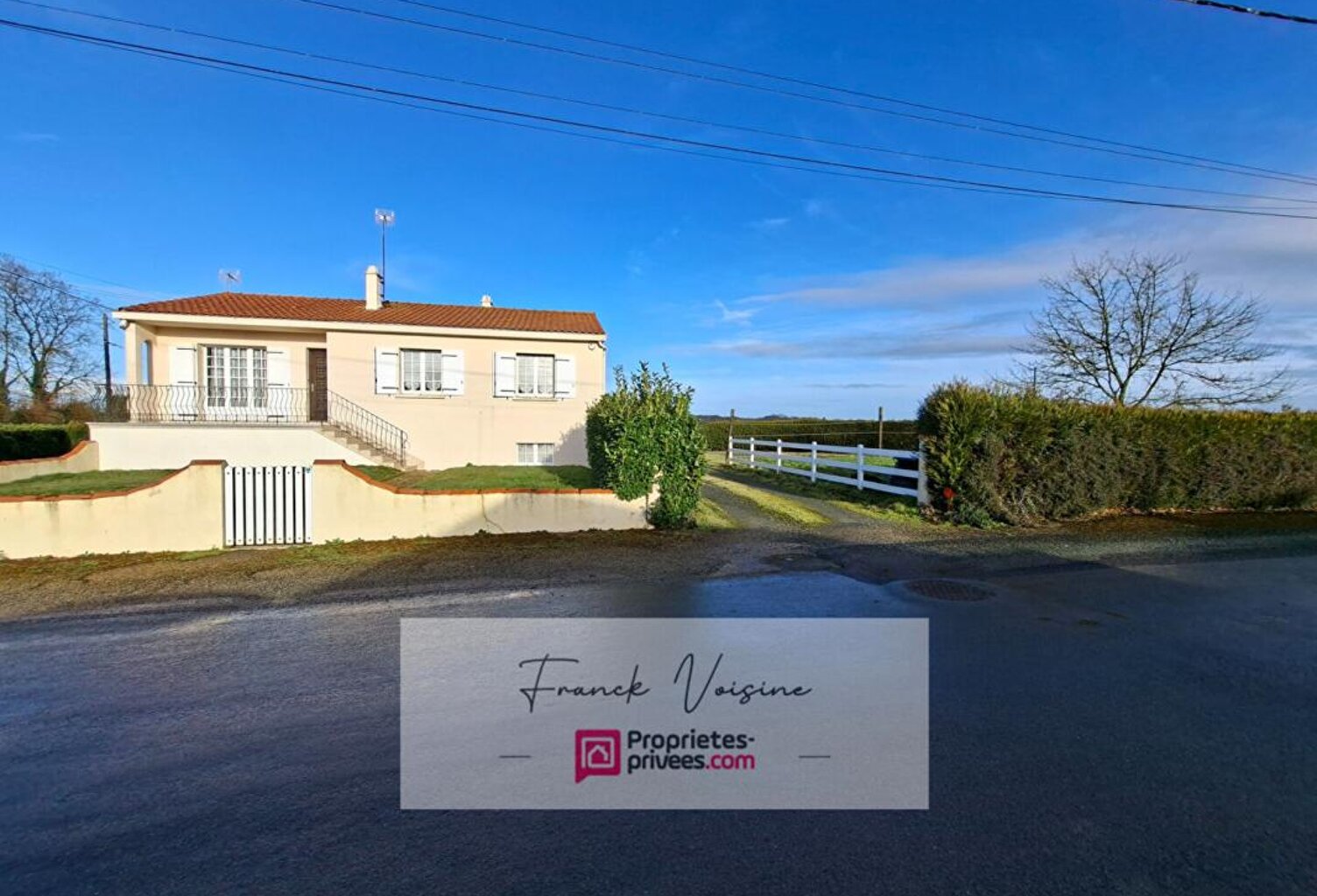 A VENDRE à Saint Paul en Pareds, maison de 137 m2 avec 2 chambres et 1 studio en sous-sol sur une parcelle constructible de 1154 m2 — photo 1