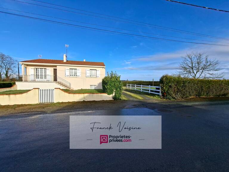 A VENDRE à Saint Paul en Pareds, maison de 137 m2 avec 2 chambres et 1 studio en sous-sol sur une parcelle constructible de 1154 m2 — photo 1