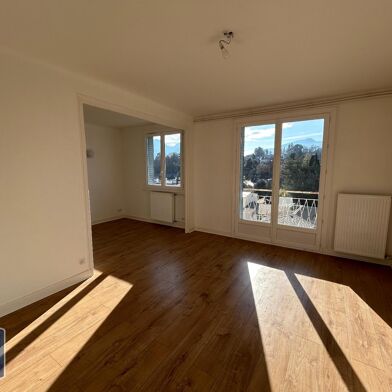 Appartement 4 pièces 810 €