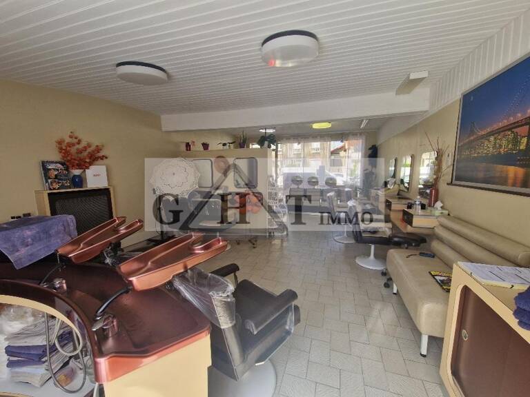 A LOUER 39 M² DE BOUTIQUE SUR UN AXE PASSANT ET COMMERCANT A DRAVEIL — photo 1