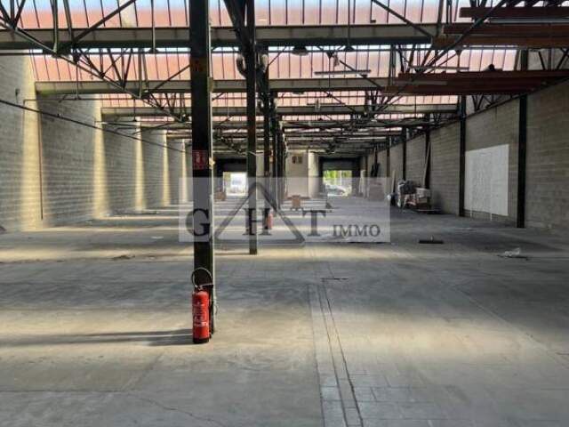Local d'activités 1635m2 à vendre Pantin — photo du bien