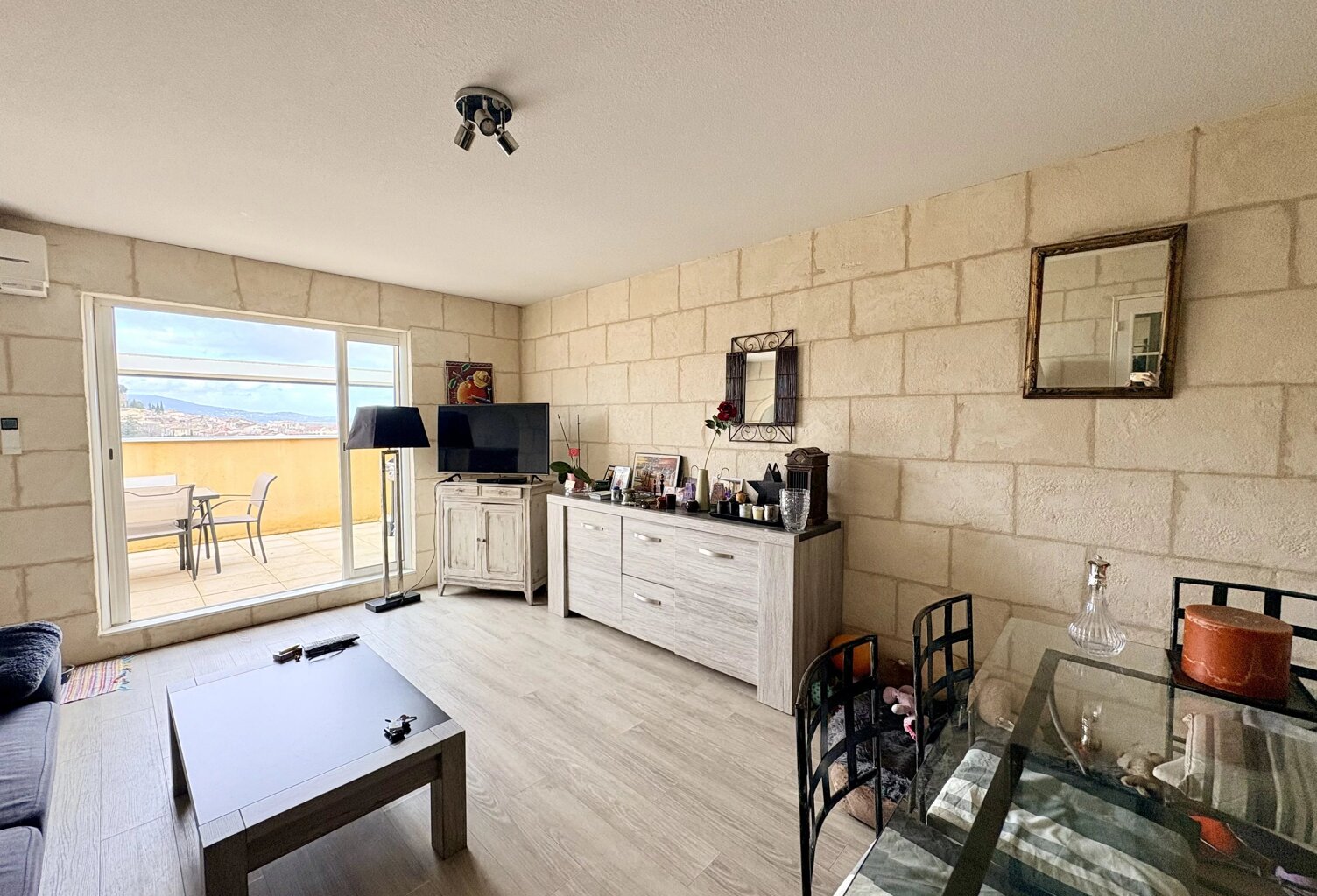 MAGNIFIQUE T3 DE 66,03 M² AVEC VUE MER — photo 1