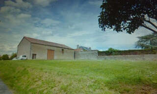 Garage  215 m² à vendre à Queaux (86150)