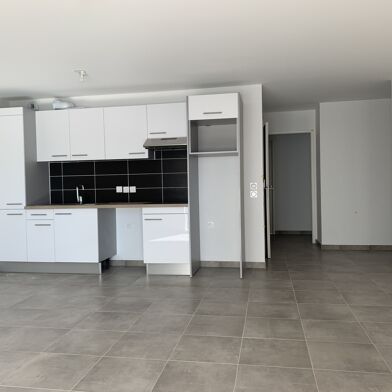 Appartement 3 pièces 902 €