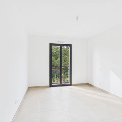 Appartement 3 pièces 840 €