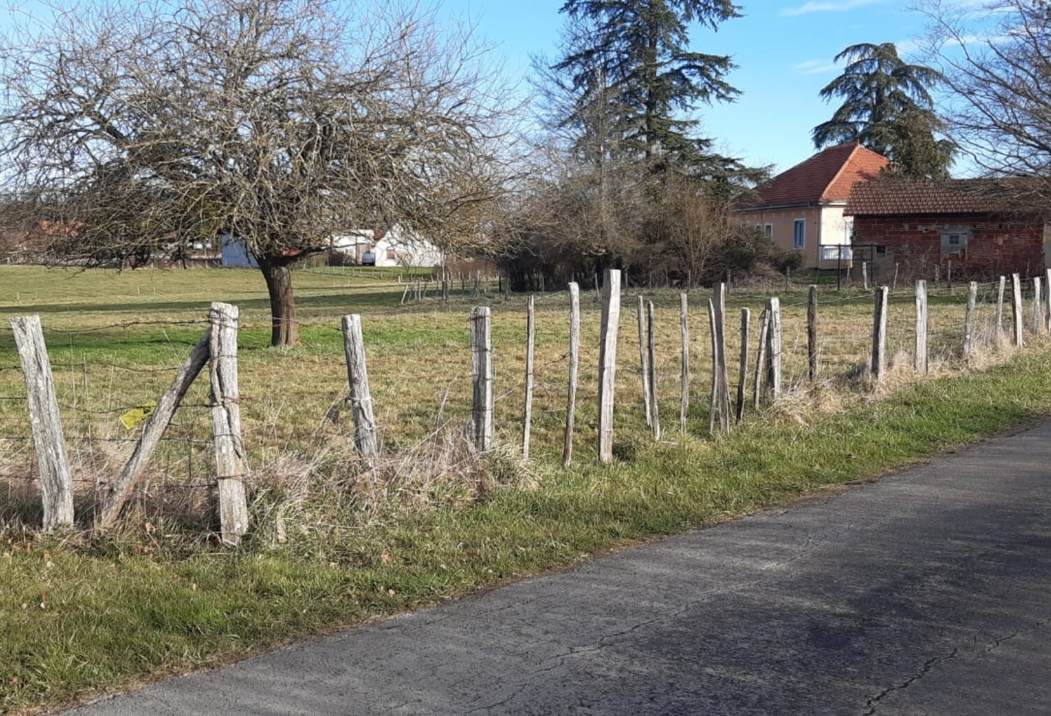Terrain Commenailles 1000 m2 — photo 1