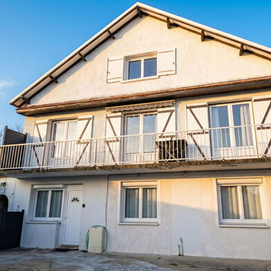 Immeuble  306675 €