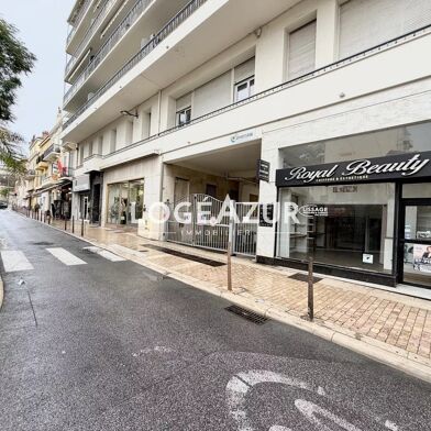 Commerce 3 pièces 1570 €