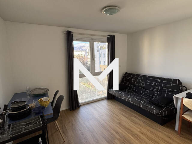 Lot de 6 studios meublés et 3 stationnements — photo du bien