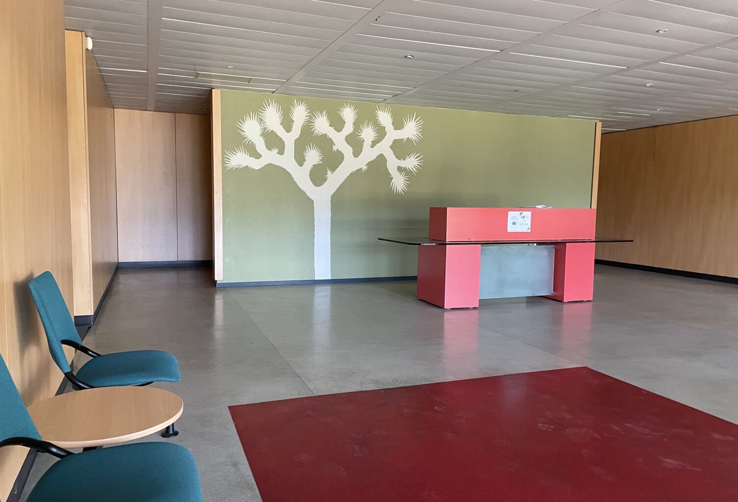 LOCAL PROFESSIONNEL — photo 1